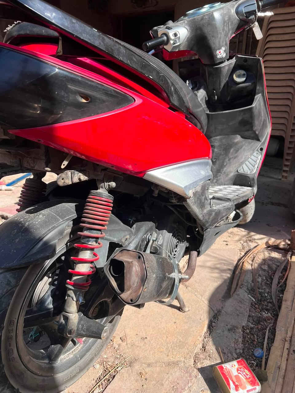 سكنس ياباني فحل قبق نفخ نوزل عليها بوشة 58ونص ساطره وعليها صالنصة رياضي وكلجات امامي خلفي رياضي يشكن الكاعع دراجة كهربائياتها شغالة كلها رايدها ب350 وبيها مجال قليل مكاني بغداد الامين الثانية للاستفسار ***********
