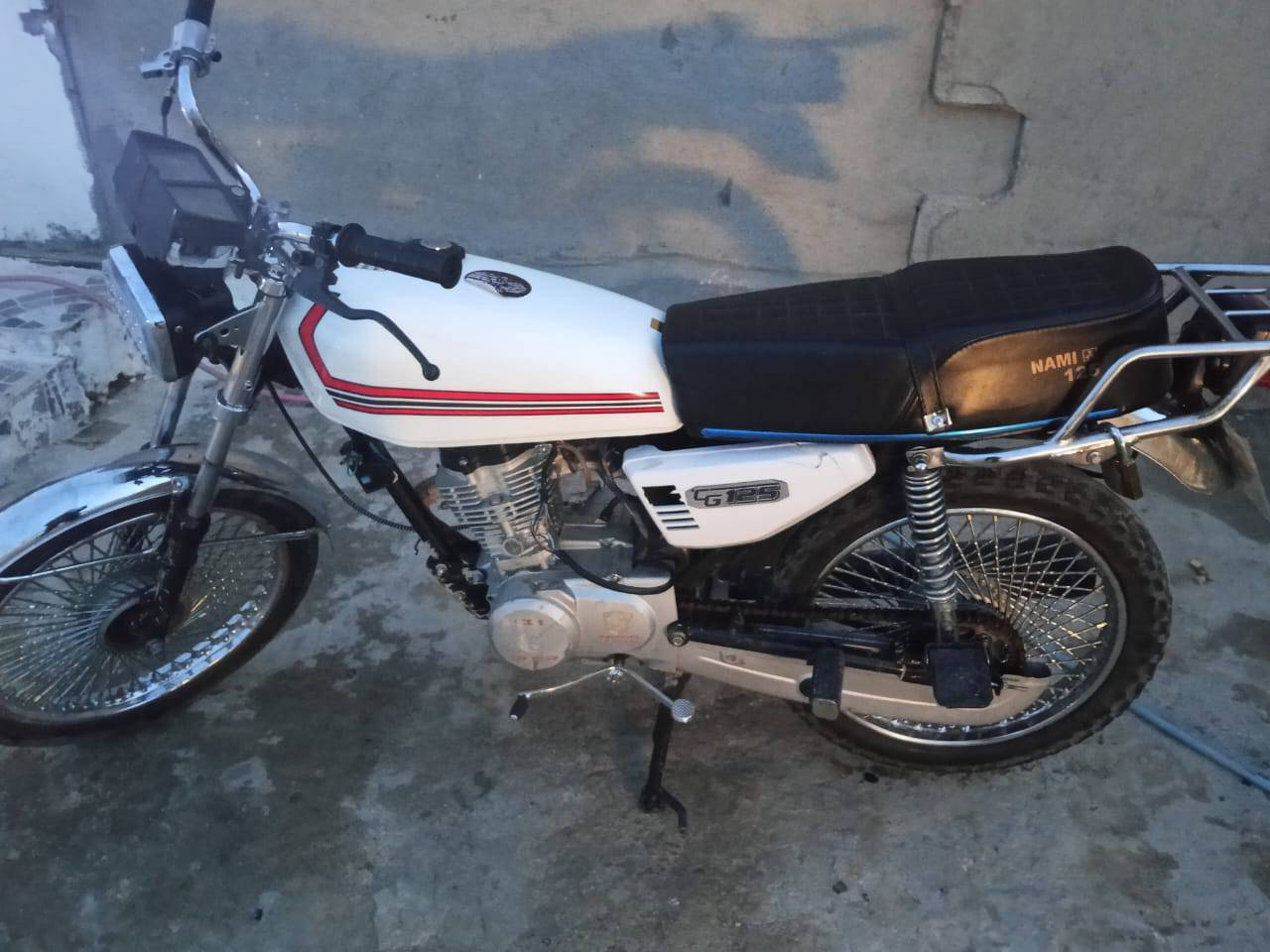 سلام عليكم دراجة تايكر اخت صفر موديل 23 دراجة جديدة بمعنة الكلمة عليهة عقل الكتروني 7 فصلات وصالنصة بصراوية اصلية دراجة مفولة محرك صفر ما مضروب سبانة مكاني كركوك حي النصر 
سعر 450 وبيهة مجال بصيط 
***********
