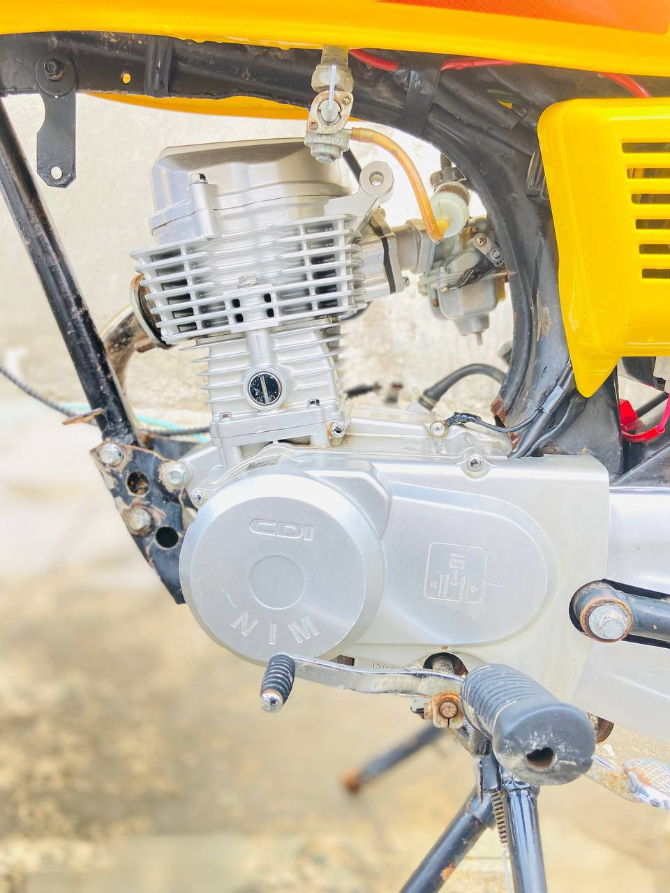 السلام عليكم دراجه للبيع نامه امتياز محرك ما مفتوح مديل24 ما ناقصها شي بس ربط الكهربائيات الدراجه كلك وهذه رقمي***********
