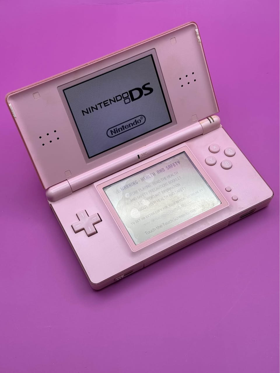 Nintendo DS Lite
جهاز نينتندو دي اس لايت
باللون الوردي المميز 
ملحقات الجهاز
كارت R4 (قطعة التهكير)

رام 32GB يحتوي على الاف الالعاب

القلم الخاص بالجهاز

شاحن الجهاز الاصلي
نظافة عالية تحتوي الشاشة على لاسق
السعر ٧٥ الف 
متوفر توصيل بغداد, العراق


**إذا كنت صاحب هذا الإعلان وتريد حذفه لأي سبب، رجاءا أرسل رسالة إلى الدعم الفني**