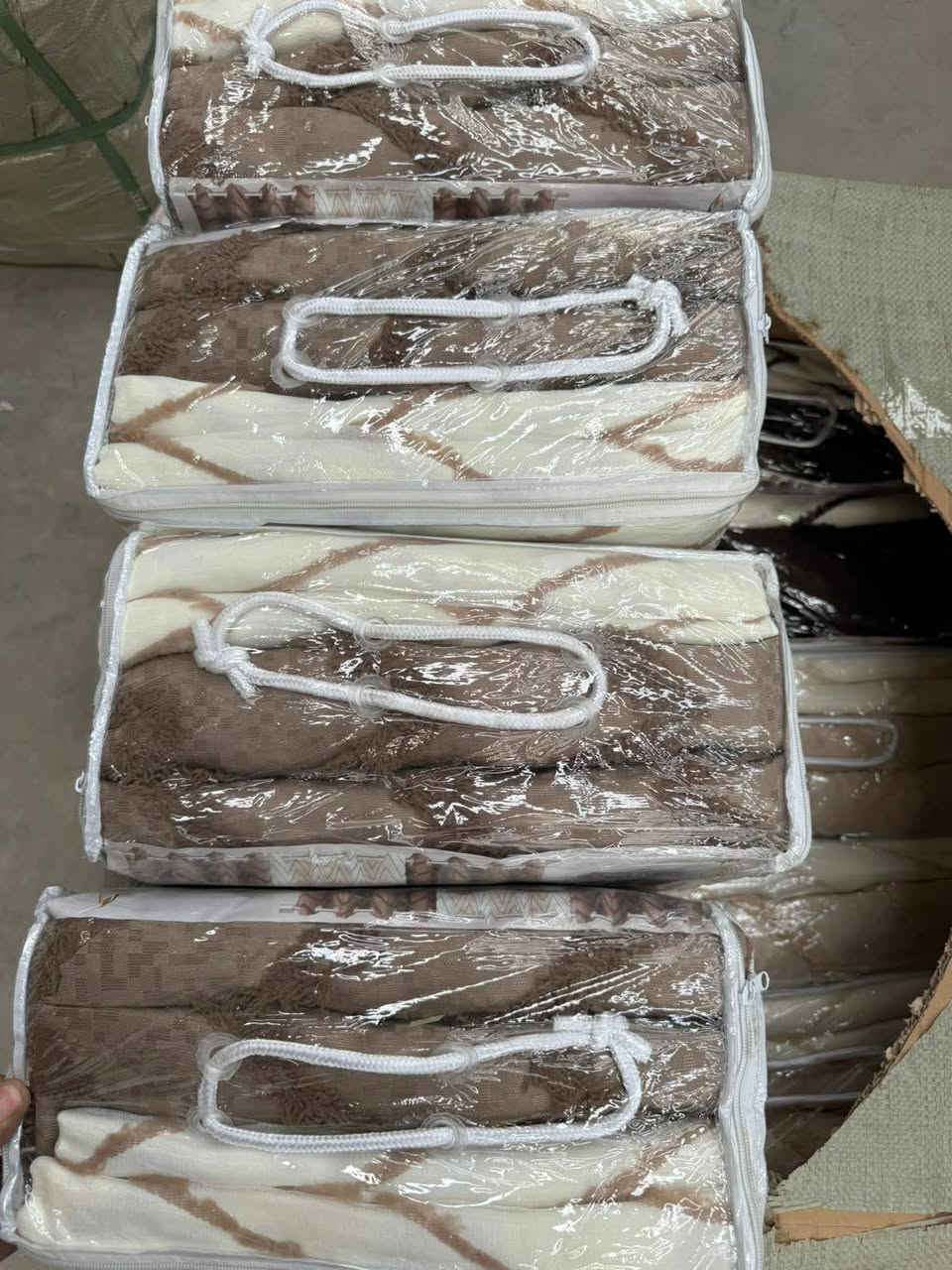 متوفر الان بردة بوهيمي 3 قطع مع تور 
ارتفاع 3 متر  عرض 4.5 
المسيب السوق الكبير محللات رضا الجاروش شارع زين العابدين للححز واتساب ***********
يتوفر توصيل
