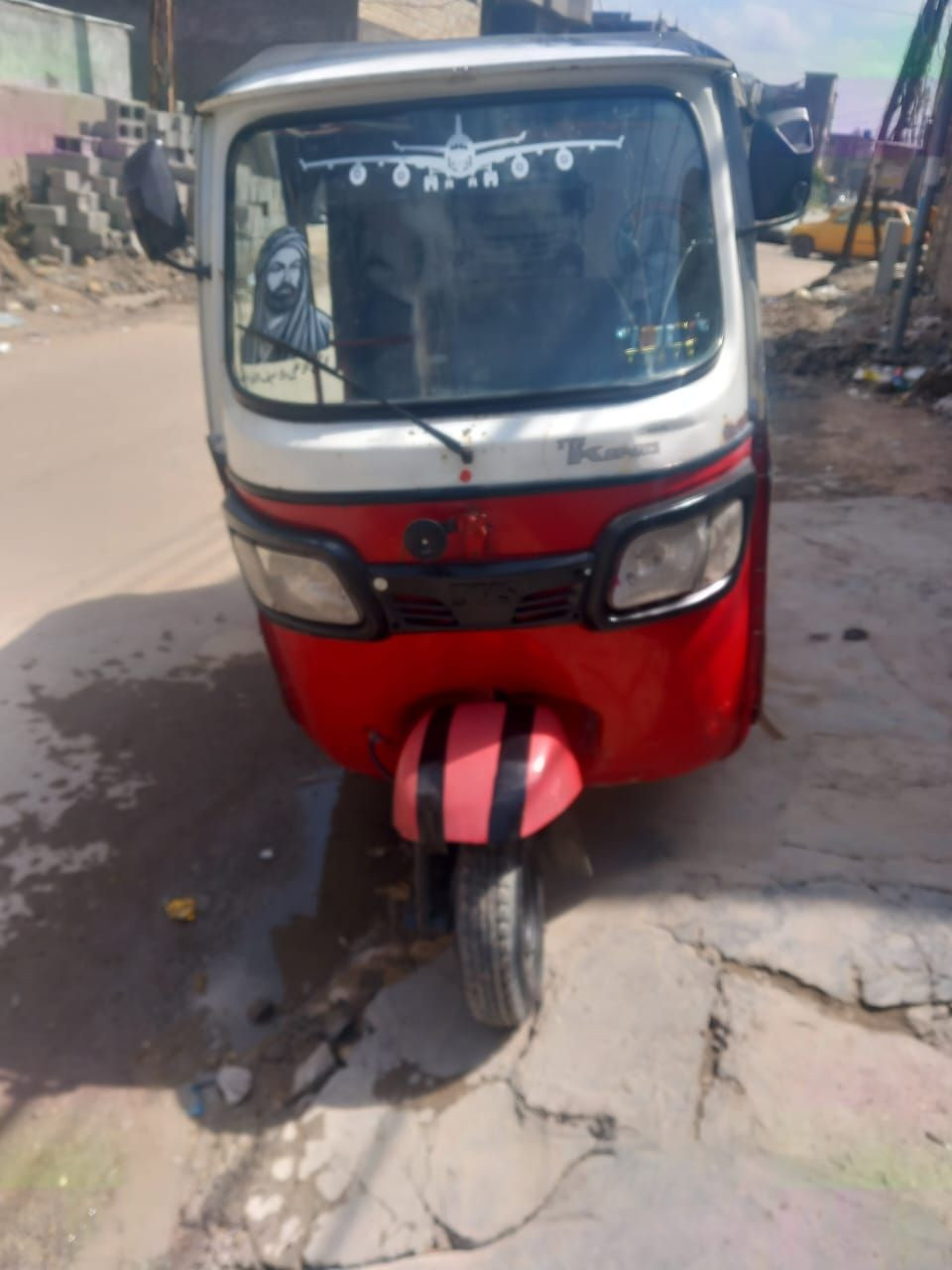 السلام عليكم تكتك تي في اس للبيع اي نقص مابيه اوراق كامله رايده ثنين وسبعميه وبيه مجال مكاني بغداد الدوره الشراي يتصل بي واتساب ***********
