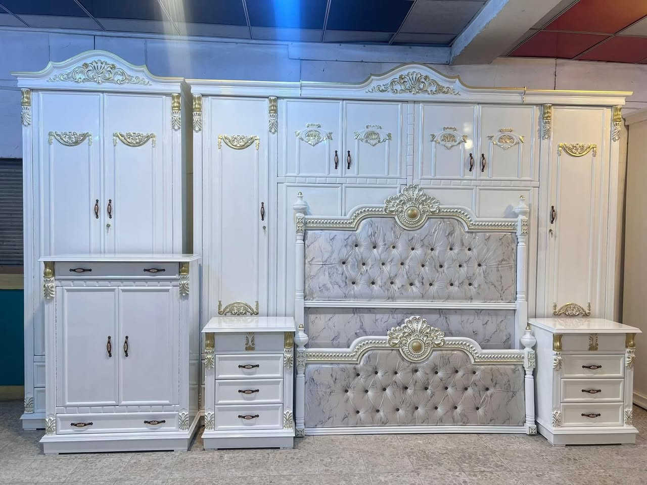 للبيع عارضها بمليون و٤٠٠ شغل درجة اولى 
لانه جبيرة على مساحة غرفتي رايد ابيعها


**إذا كنت صاحب هذا الإعلان وتريد حذفه لأي سبب، رجاءا أرسل رسالة إلى الدعم الفني**