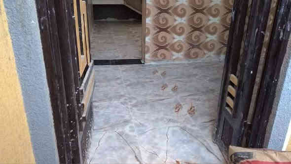 بيت مساحه 150 الموقع الحر السواده
ماء كهرباء في الباب   بناء جديد يتكون من ستقبال كبير مطبخ 3 صحيات  معه 5أغرف أكبار بناء كون كريت مسلح درجه أوله رقم راعي البيت *********** السعر 85
