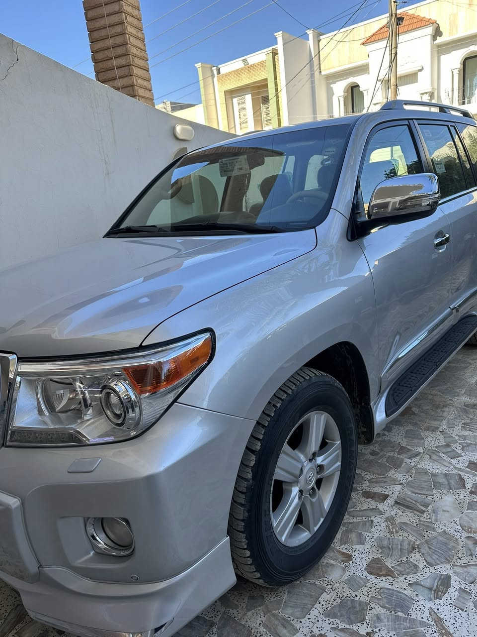 لاندكروز 2013 ساز مكفوله من الفتح والصبغ فقط الي مأشر بلسونار الي بلباب كير ومحرك علوضع الشركه سنويه وهزه جديده تحويل ثاني يوم 
محرك V6 
سعر ٣٣٠ ورقه وبيها مجال 
للاستفسار *********** 
مكان سامراء
