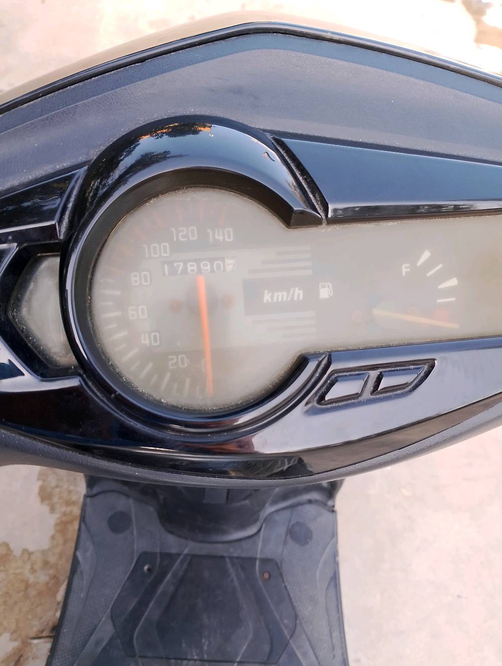 السلام عليكم اخوان دراجه سكنس ياباني فحل  موديل 2022  دراجة مكفوله من كهربائيات لايتات كلشي تشتغل ع سلف نكره سلف محرك نشط فوول شلعه صوت اخرس دراجه مفوله ومكفوله ولوك مال جناي كلشي بلادي بيها بس بيها صرف شرط جيب مصلح وتعال افحص السعر 250 وبيها مجال للطيبين مراسله عل خاص و عرقم ***********