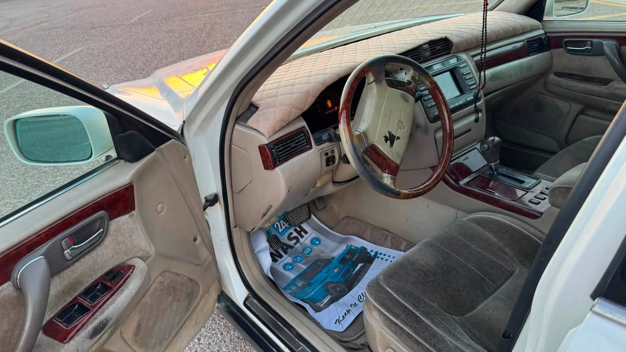 ‏TOYOTA CROWN ROYAL SALON 👑

للبيع تيوتا كراون 2000 اصل.

رقم نجف بسمي  (أ)  مشروع وطني امداور نفس اليوم ابعموم العراق

مكفوله كفاله عامه من كص واصوليات  
سنويه لل 2030 
هزه صاقطه بل 23
عليه غرامه 100 الف 
كير مكينه حداديه تبريد كله جديد سياره جهازه وجديده كلش 

المواصفات👇

4دكم اصل. 

أصل كرستال.

محرك دي فور الجبير. 

شاصي.  75. 

اربع كشنات كهرباء.

برده خلفيه 

ستيرن كهرباء.
.

شاشه عارض .

اوكس. 

بلوتوث.

ويل بلادي   +تخم تاير جديد.

داخل بيجي .

درگ مطعم بصاج اصل.

لايتات زنون كرستال.

بگ لايتات كرستال.

مري  كهرباء+هيتر♨️.

كروز تثبيت سرعه.

جامات اربعه اوتو.
بيه تبديل جاملغ امامي جهت السايق مع قبق جنطه مبدل القماره مصبوغه بدون تكم الصبغ فقط القماره 

السياره ماعايزه برغي كامله على اخر حبايه.

والسياره بالواقع اجمل من الصوره📷.

السعر💵125وبيها مجال قليل حگ الجيه.

العنوان🏡كربلاء المقدسه 

للاستفسار📞 ***********
