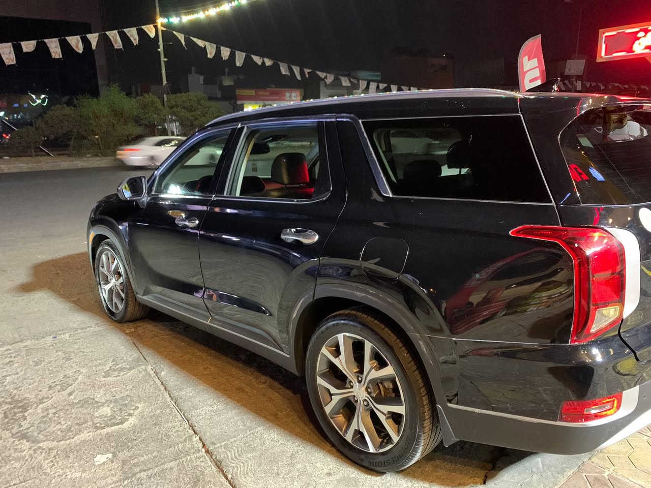 السلام عليكم جميعا ⚜️
هيونداي بلاسايد موديل 2022 فئة sel للبيع 🔥
مكينة ٦ سلندر حجم ٣.٨ ⚜️
السيارة فول مواصفات : 
فتحة 
كشنات جلد 
خزن كراسي 
كراسي كهرباء 
كشنات تدفئة تبريد 
تدفئة ستيرن 
السيارة ٧ راكب 
رادار مانع تصادم 
حساسات امامي خلفي 
تحديد مسار وتنبيه الخروج عن المسار 
الحادث موضح بالصور والسونار 
السعر : ٢٢٥ 
رقم الشاصي : KM8R3DHE4NU464183
للاستفسار الاتصال على : ***********
