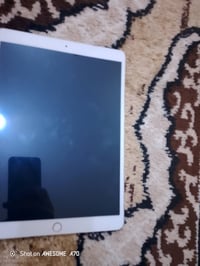 عندي ايباد للبيع ايباد 10 كلش نظيف العنوان بغداد 07760213869