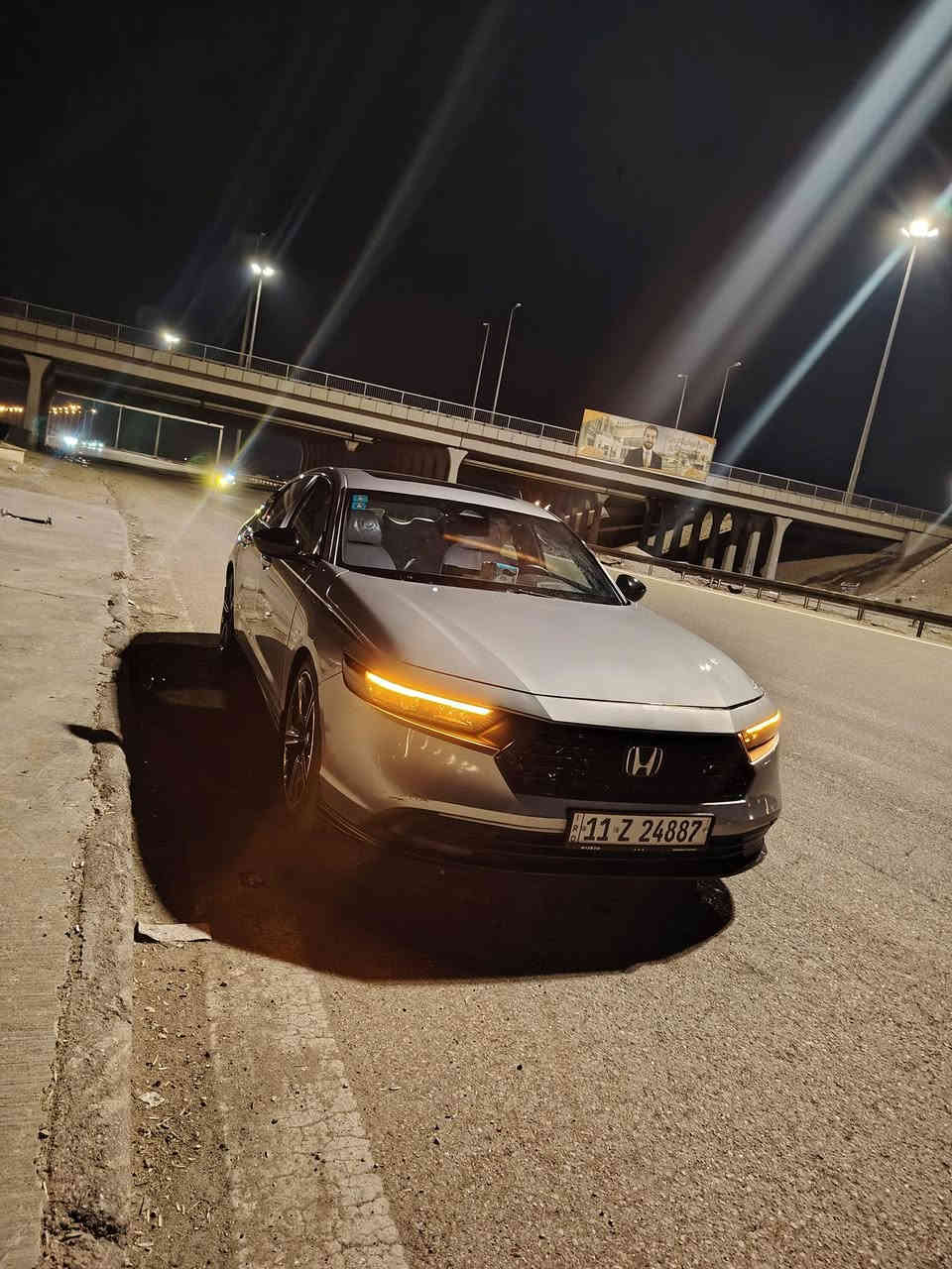 سلام عليكم هوندا اكورد موديل 23 البيع مكان رمادي السعر 21000الف وبي مجال حادث جاملغ بدون دوخل موصفات سبورت او مرواس ب كامري الهاتف *********** هايبرد سياره  جديده
