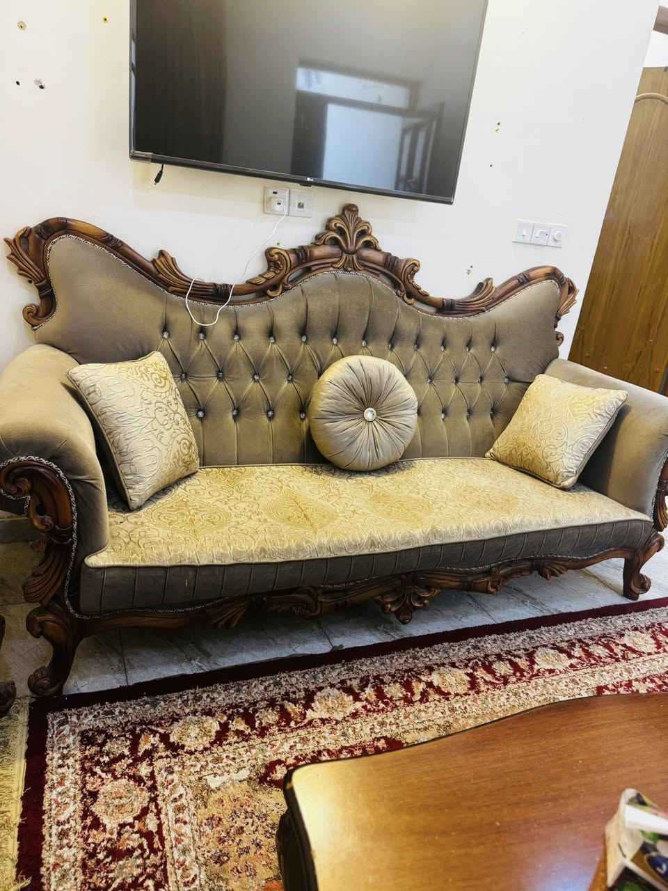 تخم رئاسي ١٠ مقاعد السعر ٩٥٠ للاستفسار ***********
