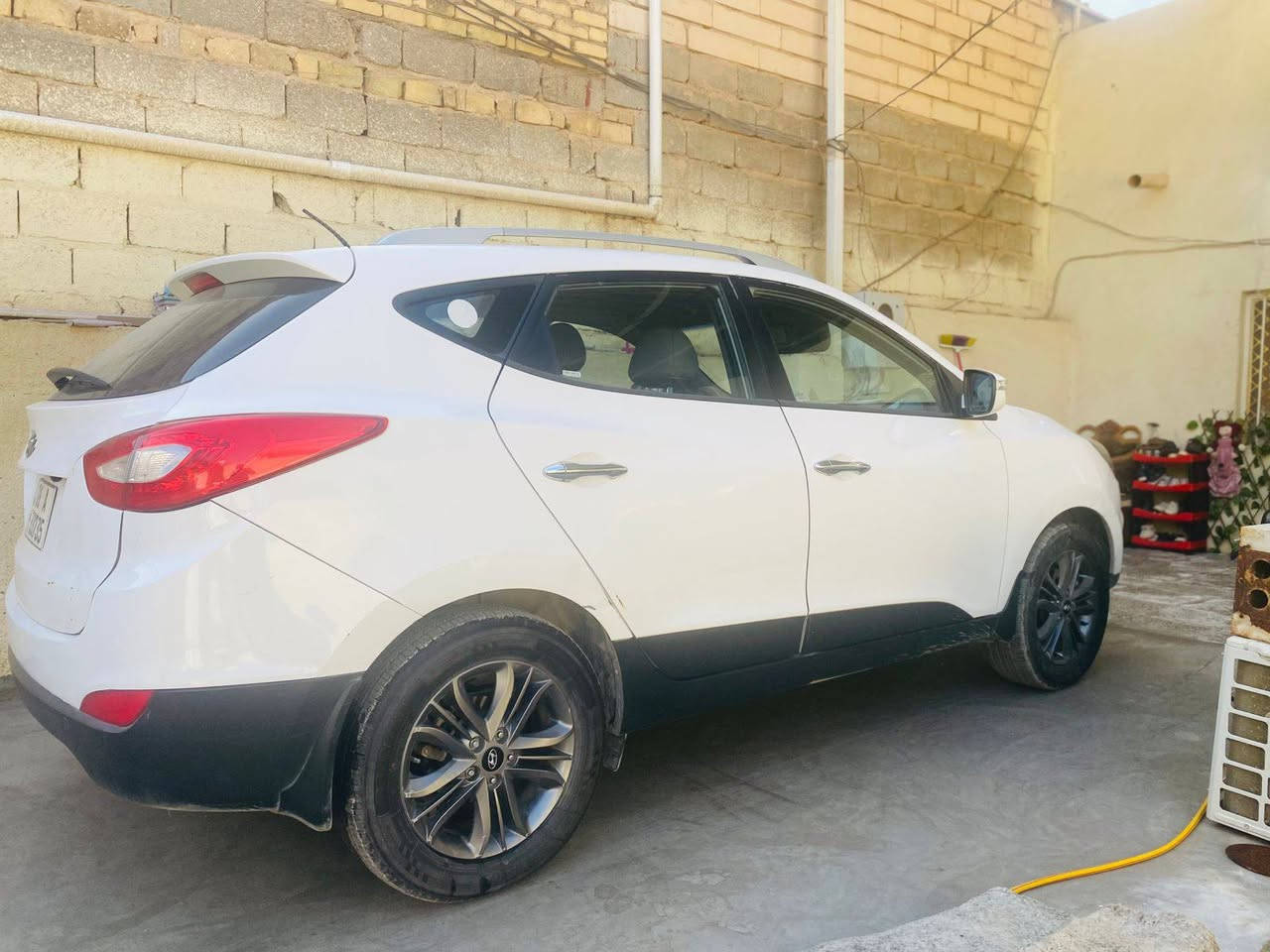 سلام عليكم توسان خليجي للبيع موديل 2016الكاصد ام الحاكيه مكفوله من الصبغ والتبديل ماشيه 140مكينه كير حداديه جديده بيهه ملاحضات واضحات بصور والسونار موجود بلمنشور السعر 153وبيهه مجال للشراي مكانهه كربلاء الحسينيه تواصل على الرقم خاص ماموجود ***********
