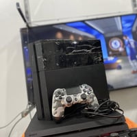 بلايستيشن 4 • هارد ٥٠٠جيجا • كنترولر أصلي