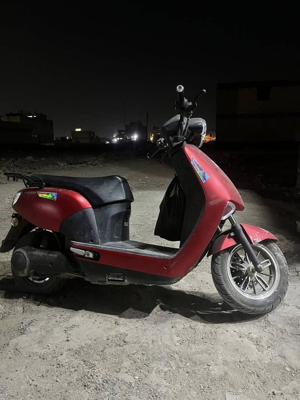 السلام عليكم
دراجة شحن للبيع هوندا (ياباني) 2025 استخدام سنة بدلت كل بطاريتها ال 6 قبل اسبوعين جديدة ونظيفة ورزنه وطستها كلش حلوه بس بيها شخوط قليله السعر 930 الف ماخذها ب واحد وربع وكل بطاريتها جديدة مكاني الصابيات 

واتساب ***********
