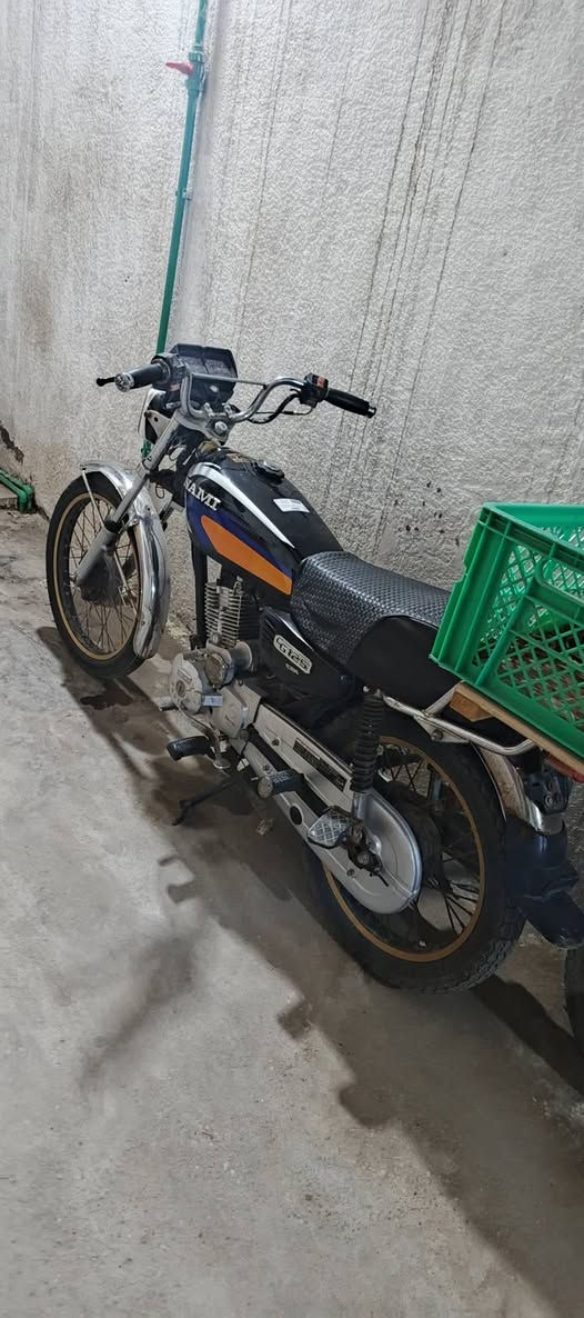 السلام عليكم دراجه ايراني كلك كلك للبيع اربعه كير البصره السعر 600 الدراجه مكفوله من كلشي ***********
