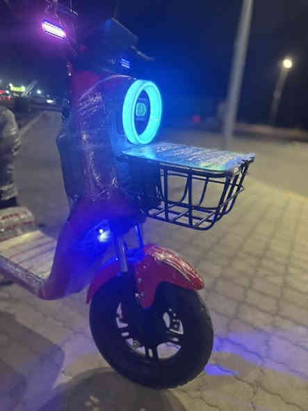 السلام عليكم دراجه للبيع 
النوع    R9
الموديل 2025
عدد البطاريات  5
حجم البطاريه الوحده 32 
السرعه 109 
المواصفات بلوتوث/الرجوع إلى الخلف /لايت عالي ناصي /شاشه عطلات وبعد مواصفات هواي ماذاكرهن 

الدراجه مكفوله كفاله عامه اي كسر مابيه بعده زيرو 
السعر 560 
العنوان البصره الزبير حي العسكري 
الرقم ***********
غير متواجد على الماسنجر 👍🏿
