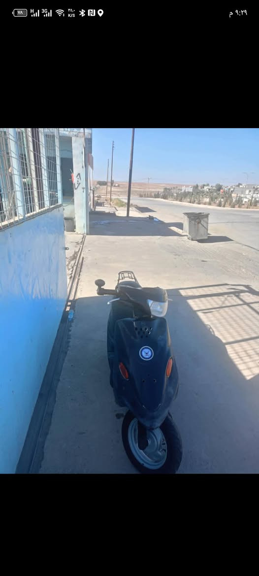 دراجه بيجي دراجه حلوه مرتبه شلعه ومعدل للبيع 380وبيها مجال وترهم مراوس بيراني العنوان موصل زهور الرقم ***********
