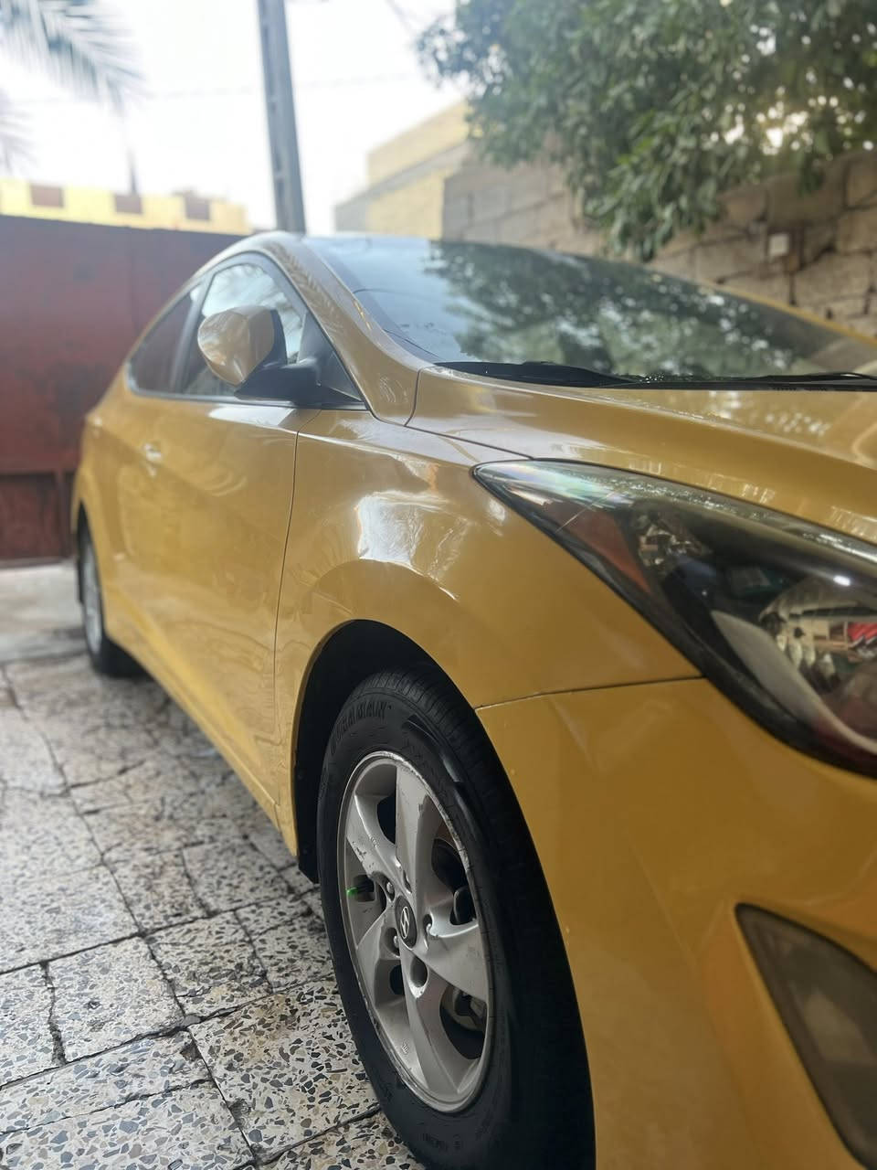 سلام عليكم الانترة موديل 2014 موصفات عادية سيارة جاهزة خير من الله رقم انگليزي جديد  مابيها اي نقص ضررها جامرلغ امامي بدون دواخل ولا ايرباك السعر 112 وبيها مجال للاستفسار ع هذا الرقم ***********
