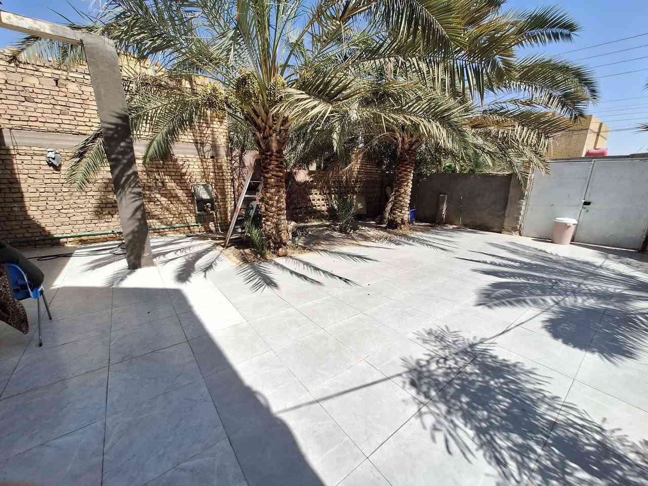 سلام عليكم
بيت للبيع مساحه ٣٣٧ متر

واجهه ١٣ ونزال ٢٥ 

طابو صرف طابقين 

الطابق الاول :ديوانيه وصالتين وغرفتين وحمام ومطبخ

الطابق الثاني :صاله وثلاث غرف وصحيات وترك  

العنوان : الناصرية ناحيه الفضليه

كامل خدمات تبليط ماء كهرباء مجاري وكيبل ضوئي

السعر خاص

للاستفسار ***********

رجائا مو شراي لاتتصل
