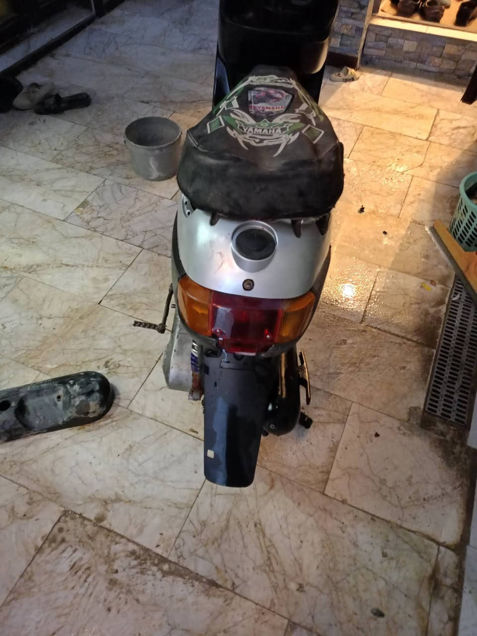 السلام عليكم ورحمة الله وبركاته 
دراجه 60نوع Petra Yamaha 
شغل وطلع وين ما يعجبك دراجه 
حلوه ونضيفه ما عوزه شي شغل
وطلع اشاير لايت بك لايت كله جديد
مكينه خرسه كير ناعم 165وبه مجال ناصريه مركز ***********
