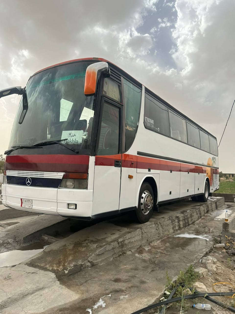 السلام عليكم باص 2000 للبيع جاهزه من كل النواحي رقم مارسدس 94 بسمي سنويه لل 2027 مكينه وكير واكسل مكفولات 56 نفر تخم تاير ويل كب تبريد خير من الله السياره خير من الله مكان السياره كربلاء رقم *********** ///*********** //محمود الكريطي //
