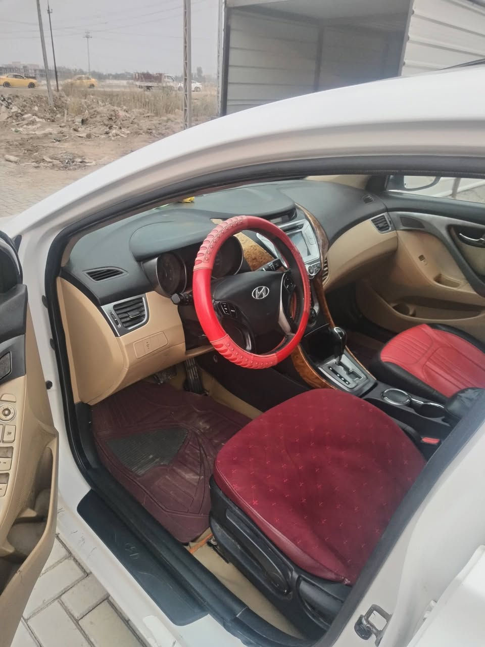 سلام عليكم الانتره موديل ٢٠١٤ مكفوله من الصبغ والتبديل محرك ١٦٠٠ فول موصفات السعر  ١١٨ وبيهه مجال بصيط رقم صاحبهه *********** خاص ما اجاوب اخوان
