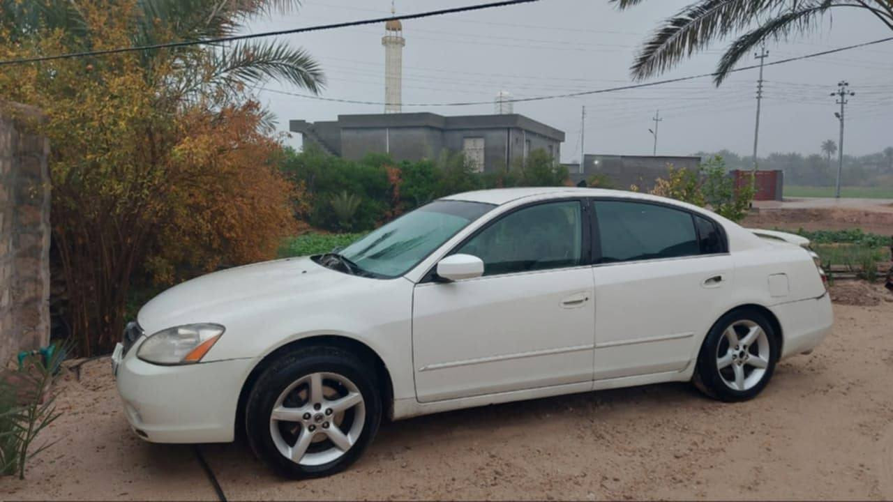 نيسان التما لون ابيض رقم  بغداد دولي مكفوله ،  بيها فقط جاملغ أمامي عكس سايق موديل ٢٠٠٥ باقي كله بلاد ، محرك ٦ سلندر ، كير عادي  صالنصات رياضي كير و محرك و كهربائيات مكفولات منظومة زنون شاشه و سنتر لوك و ريموت #السعر ٥٠ و بيها مجال مكاني عامرية الفلوجه***********٢
