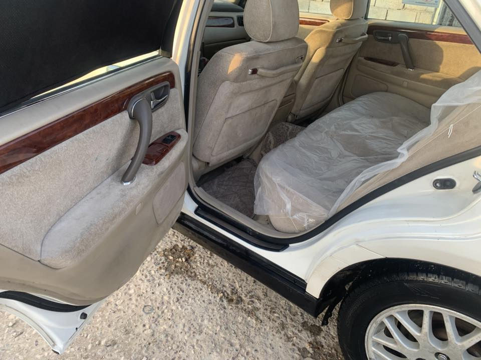 السلام عليكم ملكه ديفىر جبير كصتين اكرر كصتين رقم وسنويه سلمانيه طبق الاصل يعني ادوات ابيعلك كوم حديد 
سعر 25 بيه مجال حك جيه فقط الي يحب يتواصل واتساب هذه رقمي بس واتساب. *********** مكان السياره مشخاب النجف
