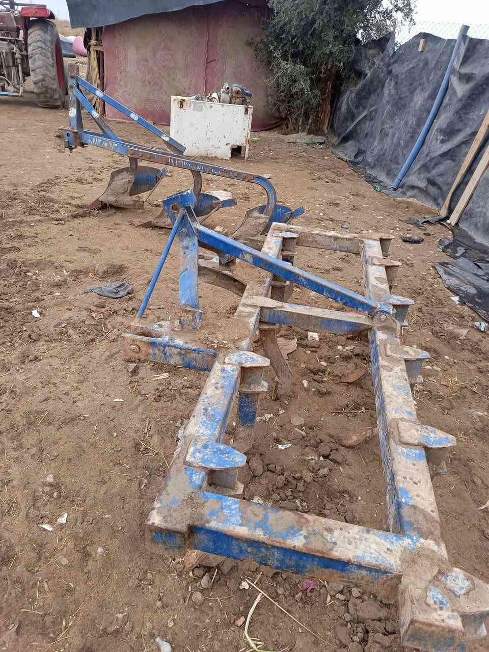 مكينه عنتر 80مع عربانه وفدان وخرماشه مكان ميسان الكحلاء رقم الهاتف ***********
