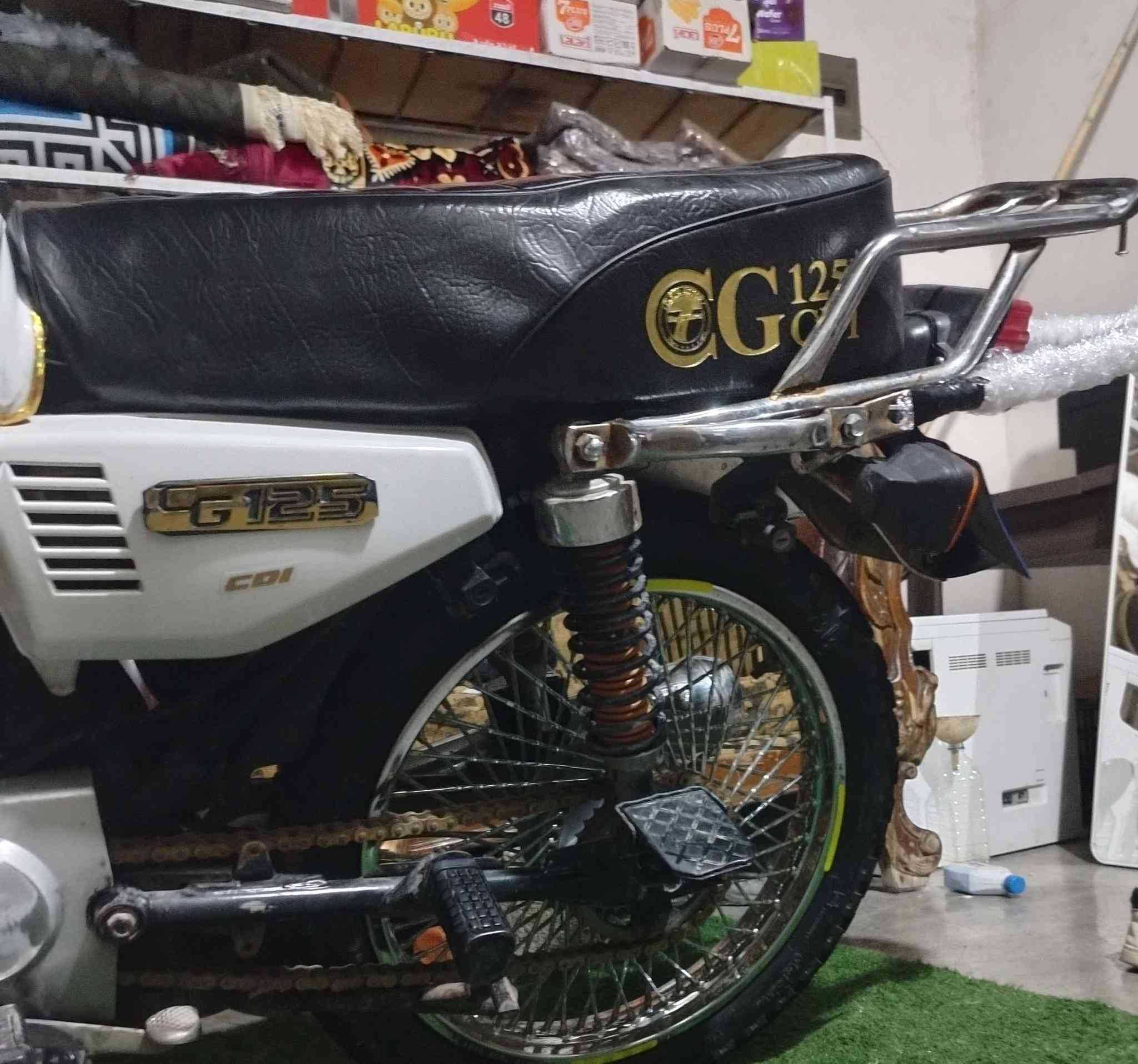 السلام عليكم موطور سونك تايكر 4كير
محرك لا صرف ولا بخار
موديل 2020
 كهربايات كلهه شقاله
 نضافه فول
شلعه ورزانه
موطور احله من الصوره
السعر 370وبي مجال قليل 
يرهم مراوس
يعوزو اغلاف زنجيل فقط
مو شراي لا تساحيني ولا تكسر بالسعر
مكاني: الزاب: الصباغيه 
ه‍ ***********
