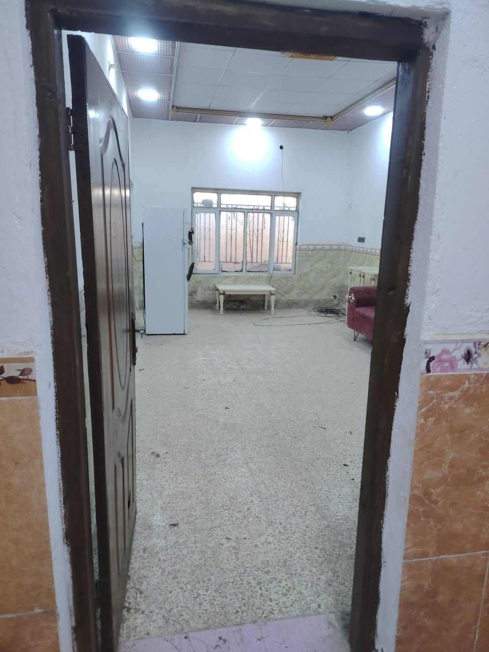 دار للأجار اؤ للبيع مساحه ٢٠٠ متر نهاوند الرابعه خلف البلديه للأسفسار ***********
