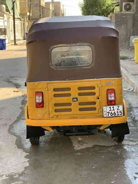 السلام عليكم تكتك للبيع موديل ٢٠ رقم وسنوية تحويل ثاني يوم التكتك جاهزه ماناقصه شي كبل للشارع مكانب بغداد الزعفرانية *********** السعر ٦ و١٠٠ وبيه مجال
