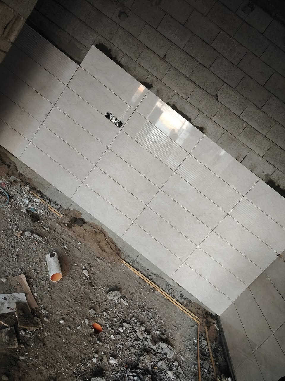 اسطه سيراميك متفرغ حاليا  شغل هندسي واسعار مناسبه خابر وتدلل ***********
