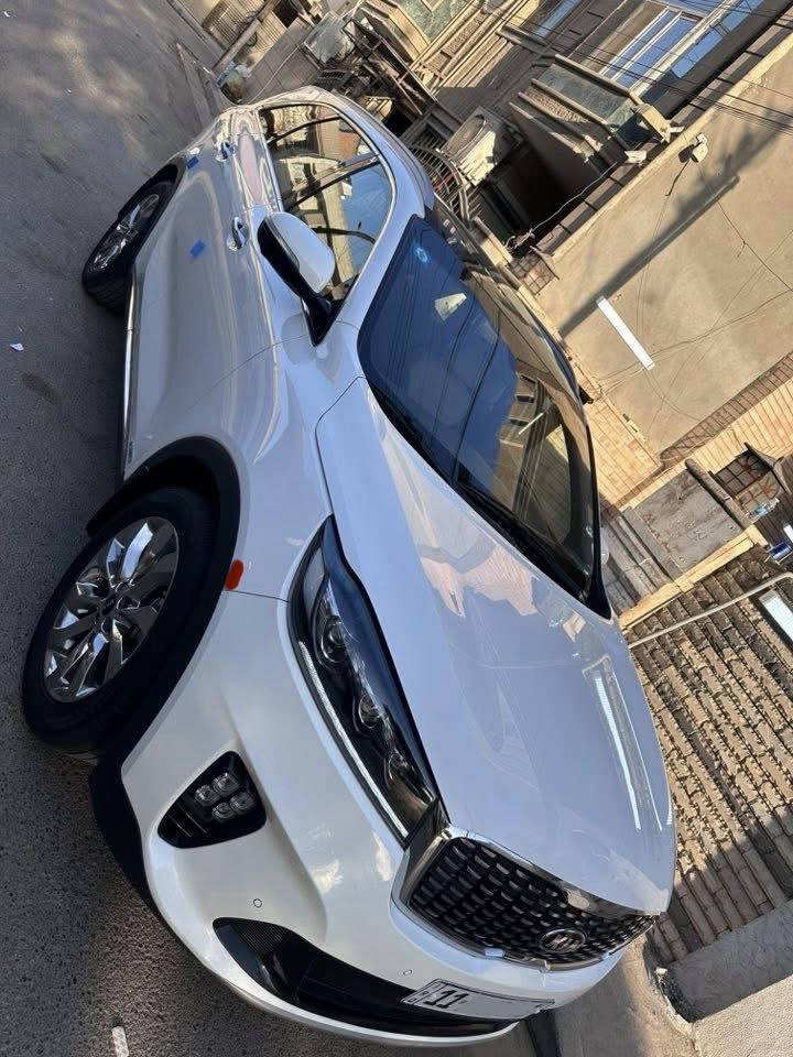 السلام عليكم 
كيا سورنتو 2020 فول مواصفات واحد عل واحد مال شركة الدولية السياره جديده ربع ماتصرف عليها 
كفاله عامه من الصبغ والبارد عدة مكان واحد بارد بل باب لخلفي شبر وبيها بخشوم لجاملغات اصبعين ب اصبعين بارد وتكحيل كارت وماشرهن بل صور 
رقم بغداد الجديد سنوية باسمي
المواصفات  
1_بصمة 
2_ كامرات 360 درجة 
3_ فورويل 
4_ كشنات تدفئا تبريد 
5– كشنات الخلفية تدفئا 
6_ تحكم ستيراً + كروس سرعة 
7_ نفكيشن وشاشة اصلية ابل كار بلي 
8_ سايد بريك كهرباء
9_ اوتو هولد
10_ مانع نزلاق 
11_ مانع نحدار
12_ صندوك كهرباء 
13_مري كهرباء 
14_ دوسات سورنتو 
15_يدات نيكل 
16_ليد امامي خلفي 
17_لايتات زينون 
18_ كشنات جلد 
19_كشنات كهرباء 
20_حساس امامي خلفي
21_ درايف مود 3 انظمة قيادة   
22_ 3 قطع تبريد 
23_7 راكب 
24_ بردات ابواب خلفية 
25_ شاحن واير ليس 
26_ كير 8 تمر 
27_ محرك 3500 مكفول من كل شيء 
28_ 6 سلندر 
29_ ويل حجم 19 كروم 
30_ بلوجكتر بقلاوة 
وبعد بيها مواصفات السيارة على ايد وحدة من الشركة لحد الان ماشية 45 الف كيلو متر حقيقي شرط الفحص جديدة جداً 
عليها ادامة كاملة وتخم تاير جديد ومبدلك هايدروليك كير جديد وكلش معتني بيها واحلى من الصور وسعرها 258 وبيها مجال بسيط للاستفسار : ***********
