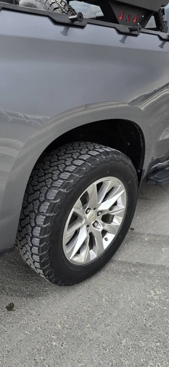 للبيع شيفروليت سلفرادو فئه LTZ  البجم العريض نيكل الفول مع علامة ضوئيه ضوء القمر ( مغلفه نانو البچم كامل ) 
مكان السيار البصره 
ماشية 100 mil فقط

فول مواصفات 
كشن كهرباء 
خزن ميموري 
سلايد فتحه سقف < 
تبريد خلفي 
باب طويل المرغوب < 

رقم بغداد مميز تحويل نفس اليوم 
باب خلفي كهرباء ( شفط ) يفتح ويغلق ريموت
رباعي 4x4 

محرك V8 5.3 
دوسات نيكل 
اوتو ستارت 
نضام اقتصاد الوقود 
(ويل كب مميز ) عدد 5 مع سبير يعني 6 تاير 

تايرات حجري اصلي ياباني  5 تايرات بحالة الوكالة 
لايت ليد زنون 
بروجكتر زنون 
شاشه كامره مع لمس 
بروجكتر بنيد + بدي 
بك لايت ليد LTZ 
علامة ضوء القمر ليد 
 يدات نيكل بجم نيكل 
( السياره لون مميز )
_ السياره جاهزة جاهزة 
( البجم مغلف نانو بالكامل )

تبريد جديد + حدايدة جديده كله اصلي وكاله 
_ سياره كفاله بيها بارد قليل فقط  داخله تقرير مياه امطار تعمل وتسير مع بصمات عدد 2 
السعر  ( 255 )
***********  يوجد واتساب للتواصل
مكاني البصرة 
(ملاحضة كمالياتها مو وياها تريدهن كلشي بسعره)
