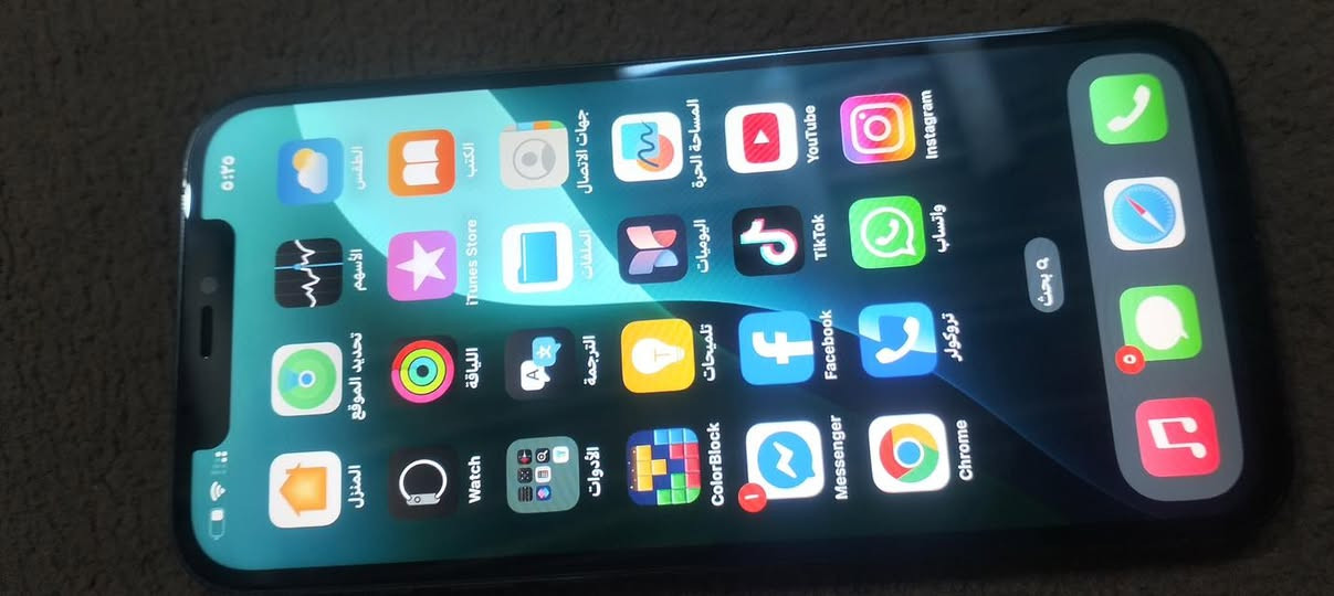 السلام عليكم متاح آيفون 12pro maxنموذج ZAدبل سيم ذاكرة ٢٥٦مبدل وبطارية وشاشة جيلكس فيس إيدي شغال سعر 350 بي مجال قليل  تواصل ***********
