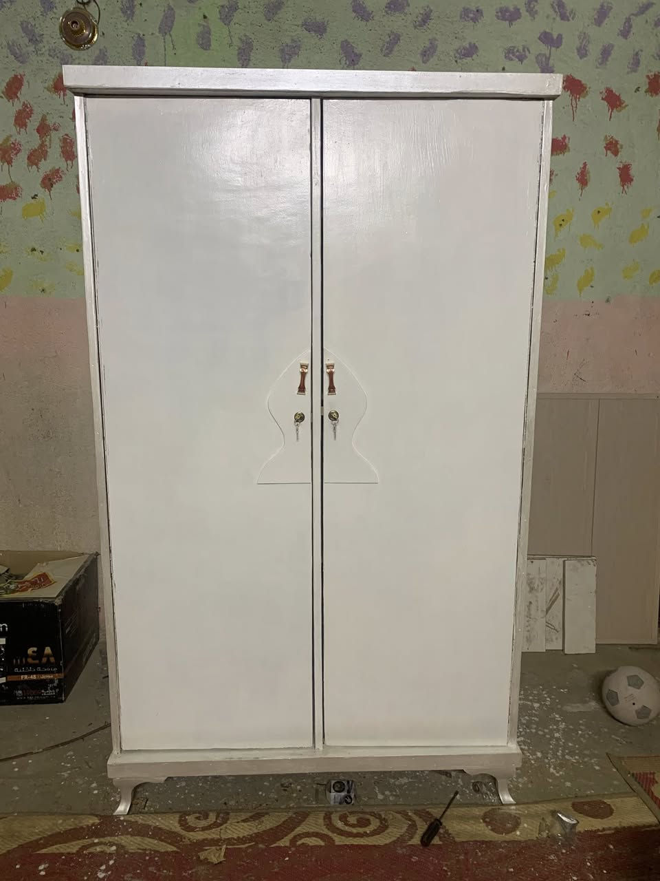 السلام عليكم كنتور بابين مرتب راقي سعت خزن كبيرة 165 وبي مجال مكان الكوفة قرب مسجد السهلة ***********11
