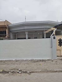 بيت للبيع بسعر مناسب مساحته 250 متر تبليط وخدمات توجد مدرسه خلف البيت ...