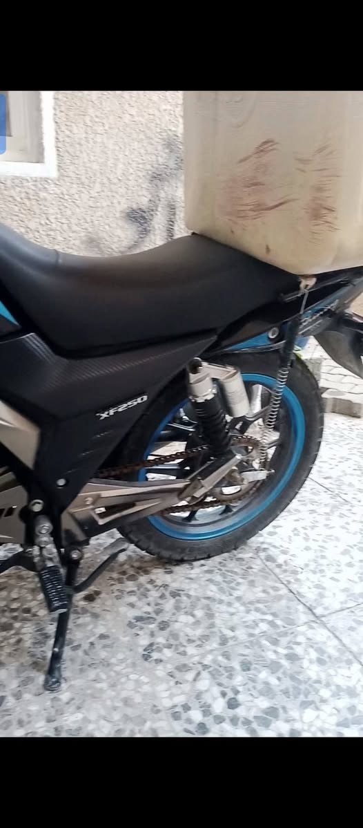 سلام عليكم
دراجة شاينك 250 (6) نمر 140 

رقم وسنوية بأسمي 

تحويل ثاني يوم 

السعر 2 و 200 وبيها مجال ،

رقمي *********** 

المكان بغداد الشعب نهاية حي اور 

الدراجة مكفولة
