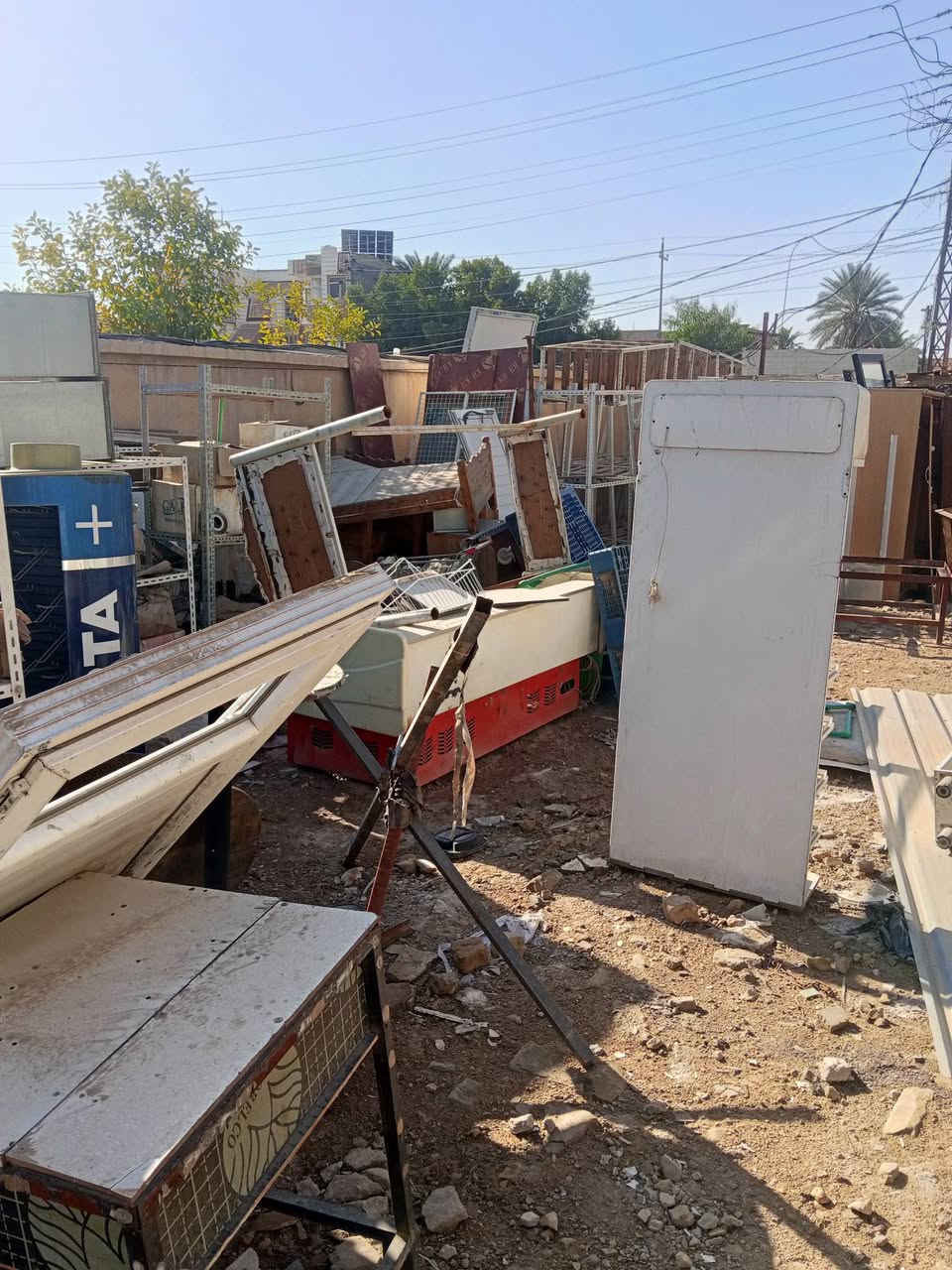 رفوف مخزن عارضات طرشي ميز خشب ***********وساب
