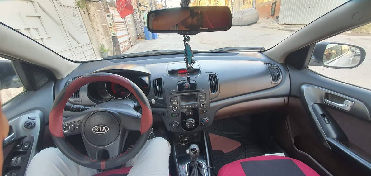 السلام عليكم كيا سيراتو موديل 11رقم اربيل باسمي شرط تحويل سنويه منتهيه صار شهر كير  محرك خير من الله تجي تفحص بيدك ثلاث قطع العنوان بغداد الشرطة الخامسة رقم الهاتف *********** بي واتساب السعر 92 ورقه بيها مجال حك الجيه رجاء الموشراي لأ يتصل
