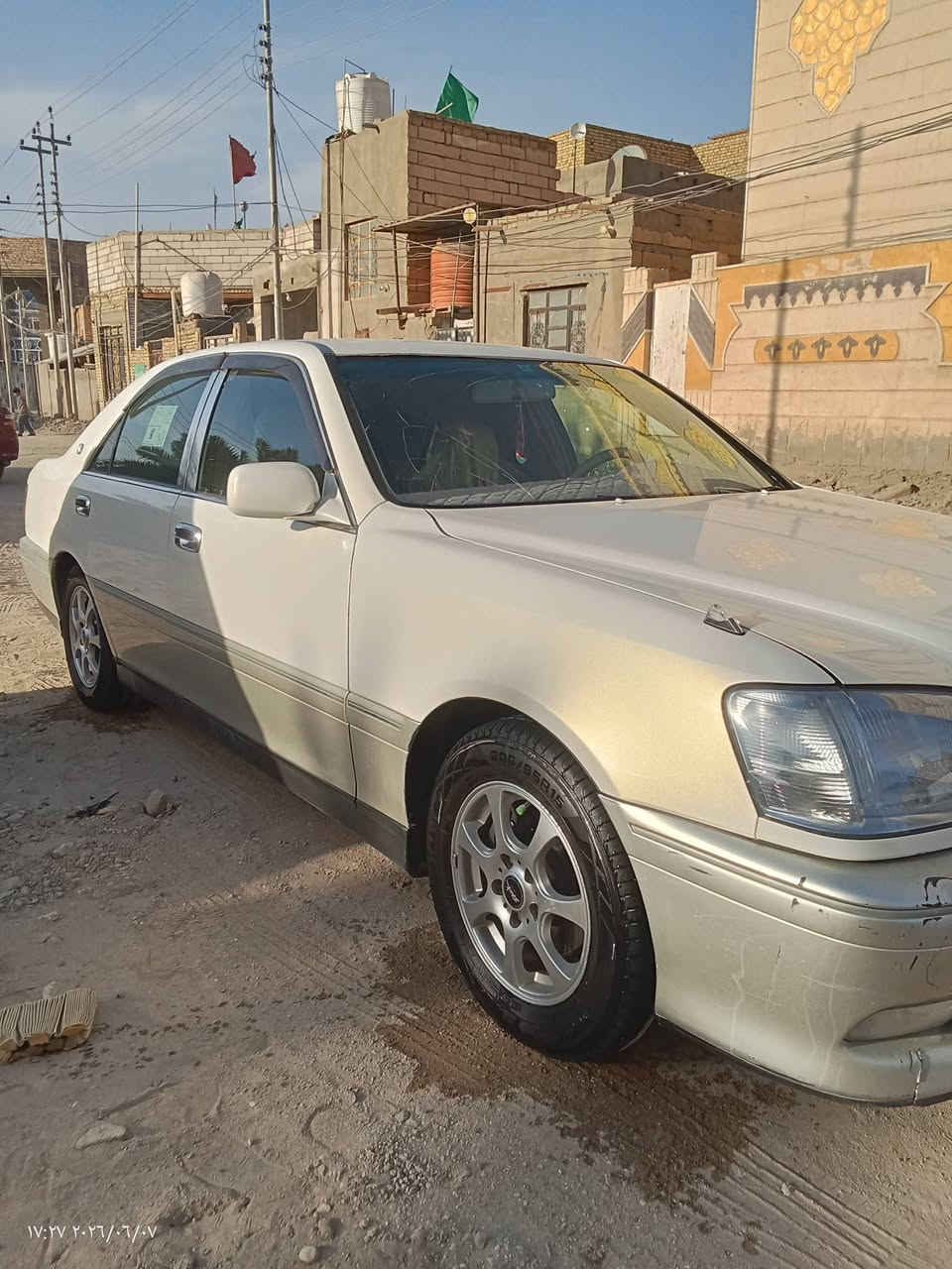السلام عليكم 
ملكه 2003 مكصوصه جنطه 
المواصفات دكمتين.  برده كهربائيه .كشنات كهربائيه 
 الحداديه جديده مكينه وكير جديدات .تبريد ثلج 
العنوان سوق الشيوخ 
السعر 36
***********
