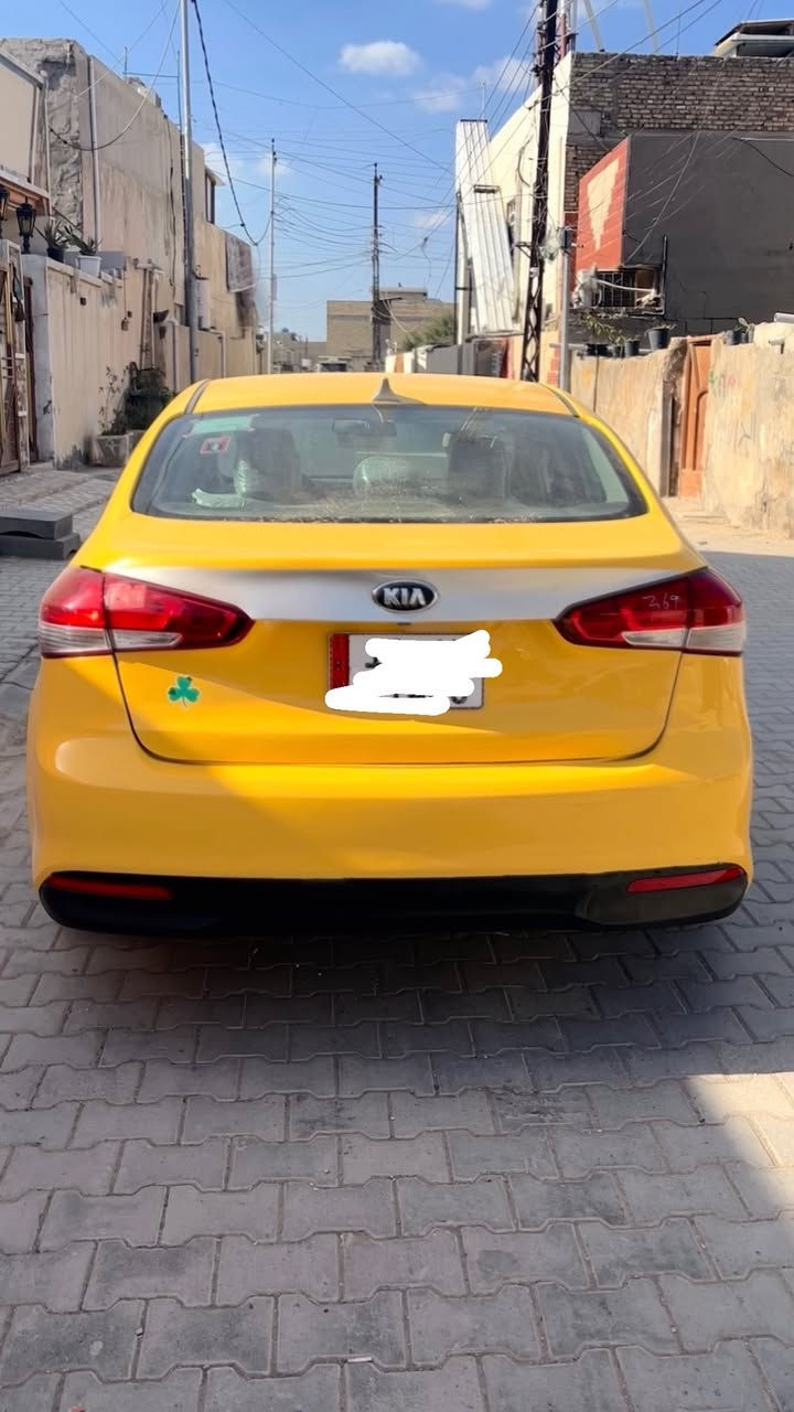 السلام عليكم فورتي وارد امريكي موديل 2017 مكينة 2000 دوش بدون دواخل ضربتهة الجاملغ الامامي والباب الايمن الصدر كير محرك مكفول والباقي مكفول سعرها 115 بيهة مجال حك الجية 
الرقم للاستفسار
 ***********
