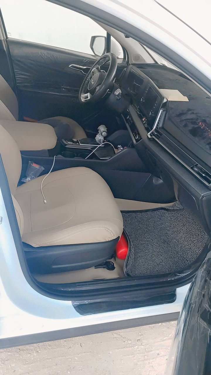 السلام عليكم.
سبورتج خليجي ٢٤ وكالة نم ماشيه ٢٩ اربيل باسمي مكفوله من عدا بارد اصبعين طارف الجاملغ. 
السيارة جديده. 
السعر ٢٢٢
***********
