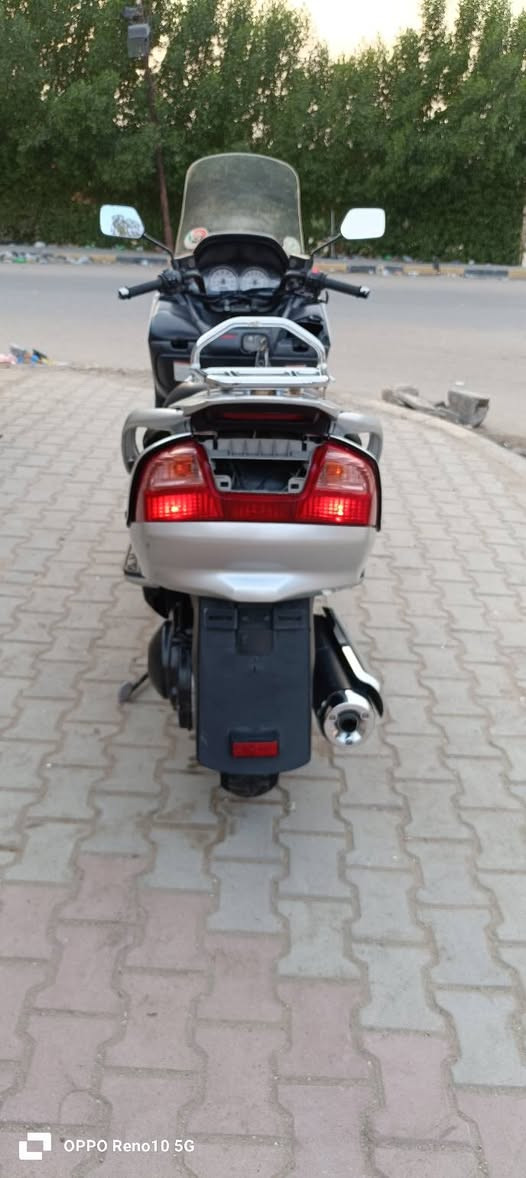 السلام عليكم دراجة سكاي ويف ربع للبيع مكينه مكفوله لاتنقيص ولا تبخير اوراق كامله كهربائية كاملة مابيه نقص السعر. مليون وبيه مجال قليل  الاتصال على هذا الرقم 
***********
