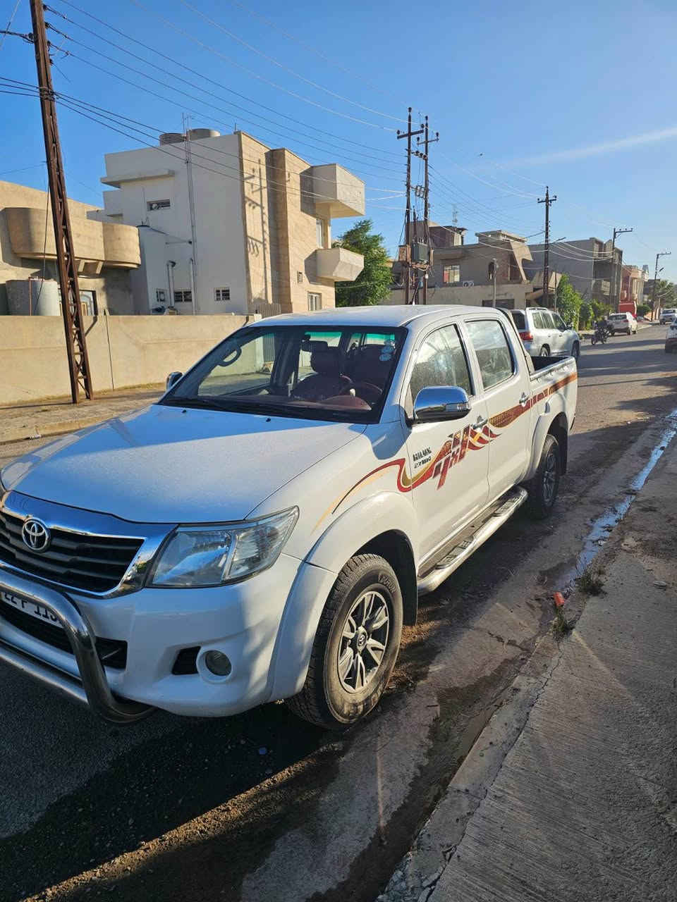 تيوتا مرزي 
ماشي ١٩٨ الف كيلو متر حقيقي 
موديل ٢٠١٣ 
سياره جديد لوك مكانين بارد جدا بسيط 
بدون شخوط او تبديل 
محرك كير شرط شركة بلادي بدون فتح بدون تبديل 
مواصفات سيد نهرو شاصي ١٩ المرغوب 
تحويل غرامات بشرط 
سنوية جديدة أربيل, العراق


**إذا كنت صاحب هذا الإعلان وتريد حذفه لأي سبب، رجاءا أرسل رسالة إلى الدعم الفني**