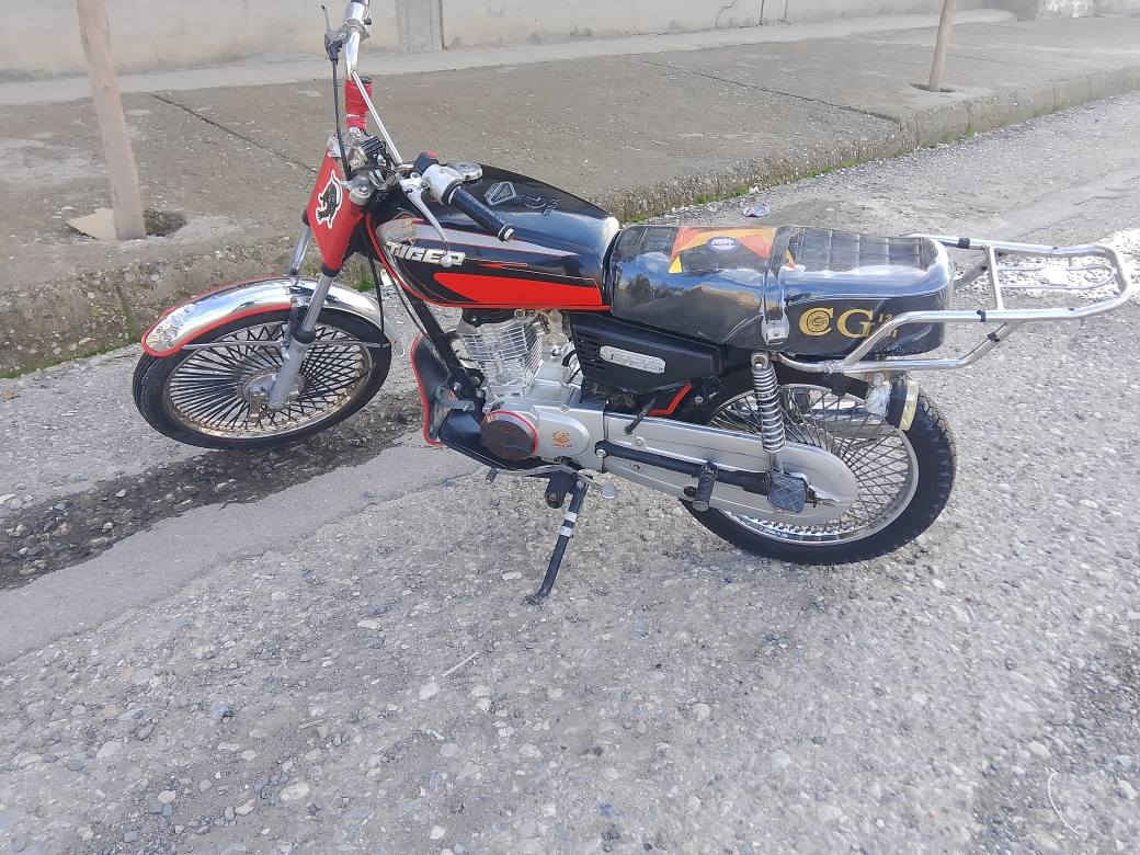 بە ناوی خوای گە ورە ماتور TEGIR 🐆🐆  مە کینە تاج
مە کینە 125  2023   گیرو مە کینە به شە رت  نرخ 320هه زار شوین قه لادزێ 
*********** بشدار, السليمانية
