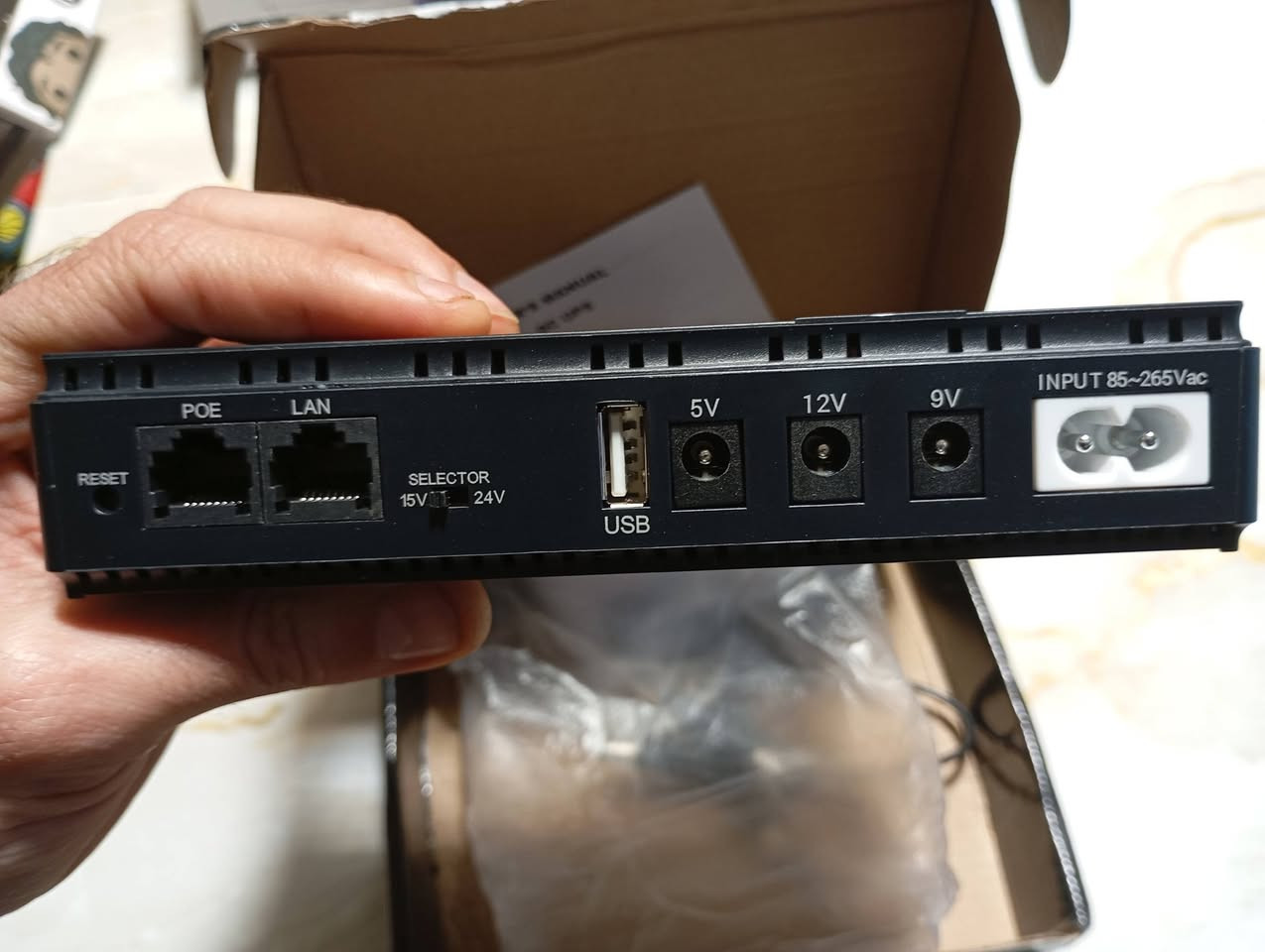 جهاز DC UPS

بطاريه 10400 mAh ليثيوم 

18 واط 

يشغل أجهزة الراوتر، المودم، وكاميرات المراقبة

يدعم فولتيات متعددة لتناسب مختلف الأجهزة، غالباً ما تشمل 5V، 9V، و 12V، بالإضافة إلى منفذ USB لشحن الهواتف


**إذا كنت صاحب هذا الإعلان وتريد حذفه لأي سبب، رجاءا أرسل رسالة إلى الدعم الفني**