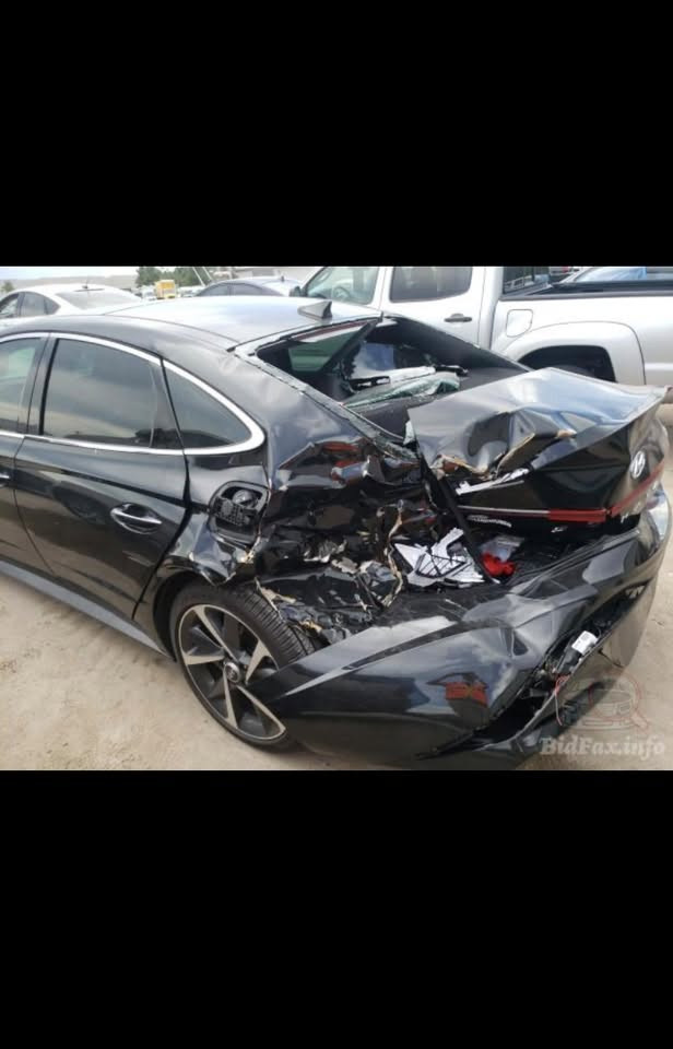سلام عليكم
سوناتا موديل 2022 وارد امريكي
لمتدد اعلى فئة فول للاخير 
محرك 1600 تيربو 
ضررها جاملغ خلفي وشوي تعديل بالصندوق موضح بالصورة 
السيارة نظيفة بشكل ماشيه 49,690ميل 
سعرها $158 بيهه مجال
مكاني بالحلة 
***********
متواجد واتساب
