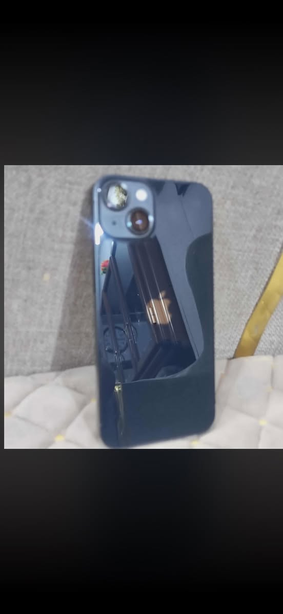 سلام عليكم للبيع ايفون ١٣ عادي بطاريه ٨٨  مكفول من الفتح العنوان الشعب موجود خاص او واتساب ***********
